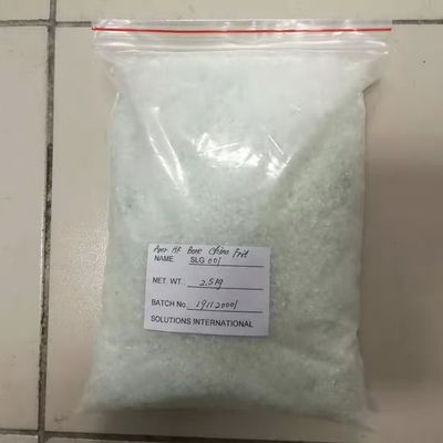Glaseado transparente de grado alimenticio frito en gránulos o en polvo para cerámica 99,99% de pureza