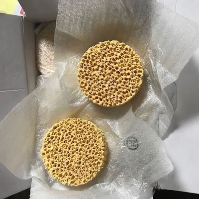 Filtro de espuma cerámica porosa de carburo de silicio para solución de filtración de metales fundidos
