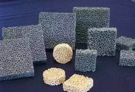 Filtro de espuma cerámica porosa de carburo de silicio para solución de filtración de metales fundidos